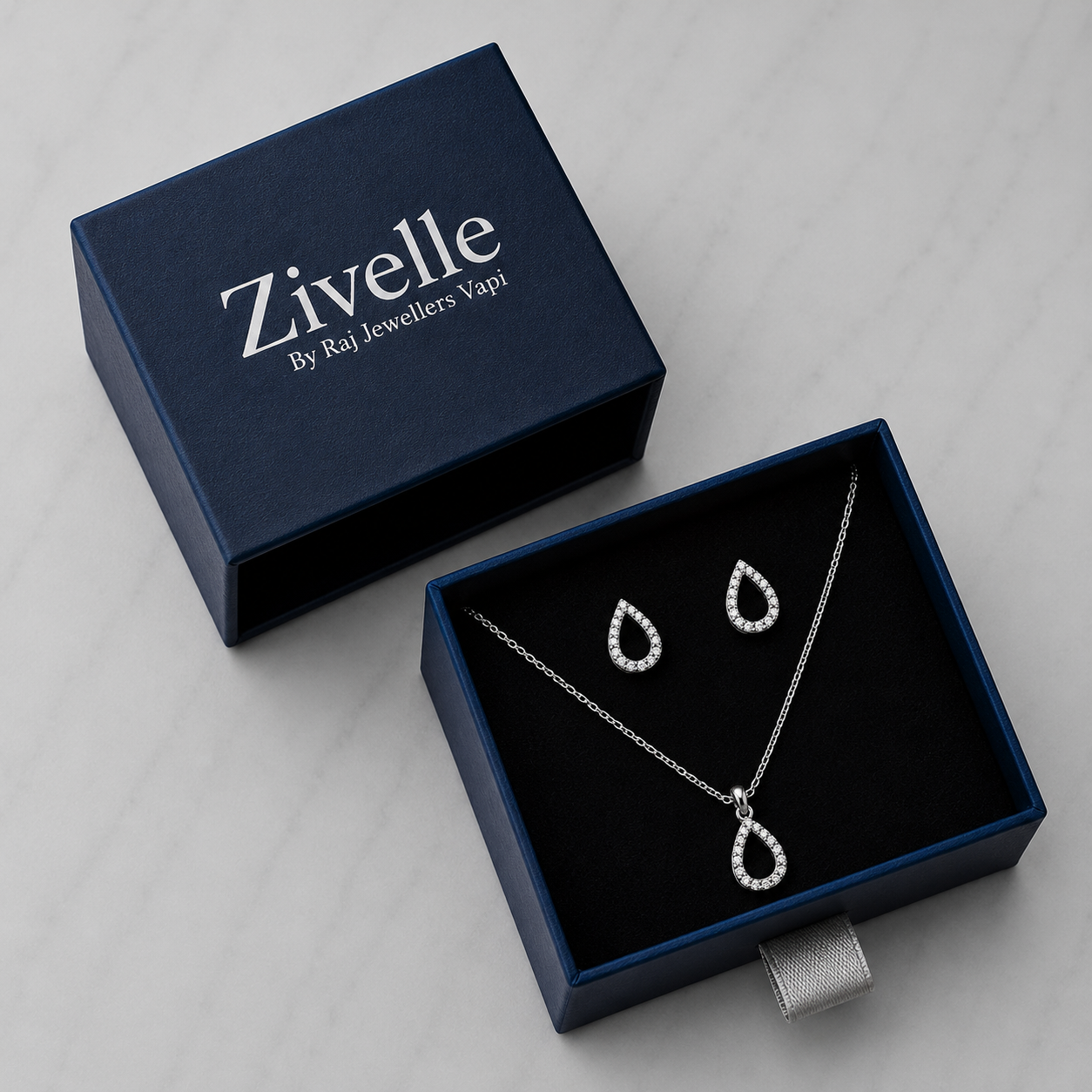 Celeste Teardrop Chain Set